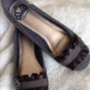 Fergilicios grey woolen ballet flats with ribbon